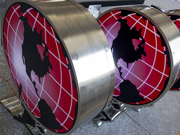 連鎖汽車品牌戶外雙面發(fā)光燈箱 連鎖汽車品牌戶外雙面發(fā)光燈箱