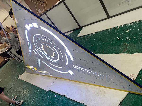 金屬吊頂鏤空發光燈箱漸變