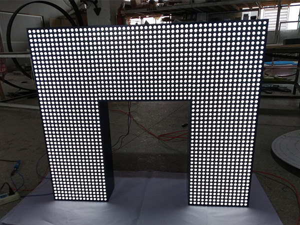 不銹鋼表面沖孔亞克力鏤空發光字