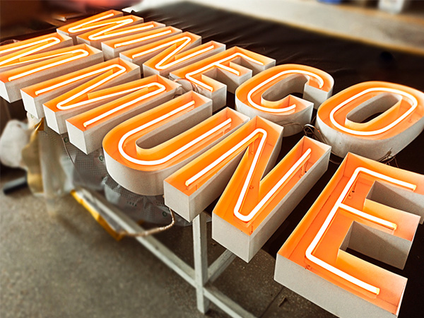 不銹鋼烤漆霓虹燈發(fā)光字 不銹鋼烤漆霓虹燈發(fā)光字