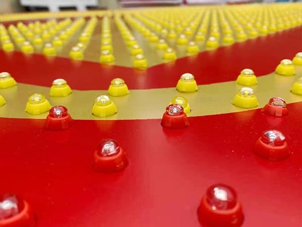 樓頂外露沖孔發(fā)光字制作工藝過程-廣州卓盛標識