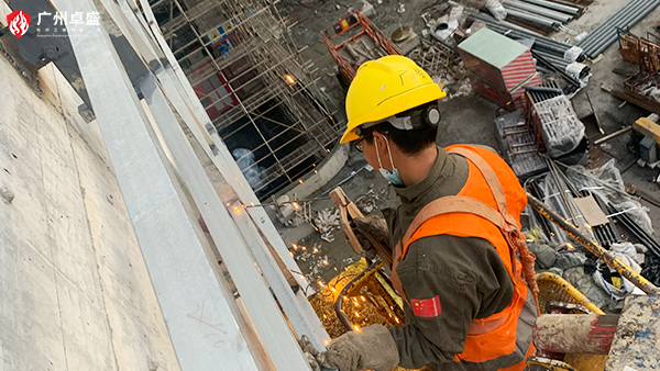 樓頂發光字高空施工安全措施注意事項（提供參考性）-廣州卓盛標識