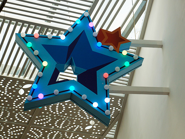 商場異形造型燈泡雙面發光燈箱