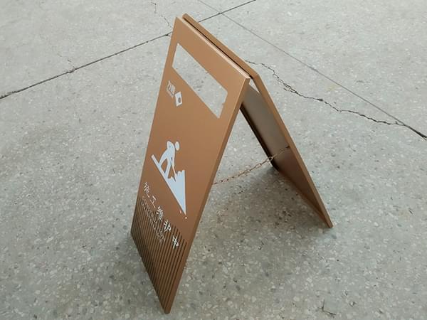 商場工地施工維護(hù)中警示標(biāo)識牌 商場工地施工維護(hù)中警示標(biāo)識牌