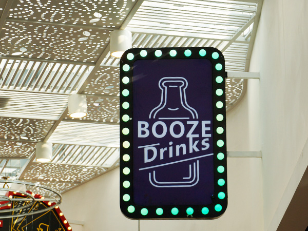 商場側招發光燈箱招牌