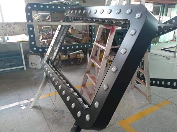 商場側招發光燈箱招牌