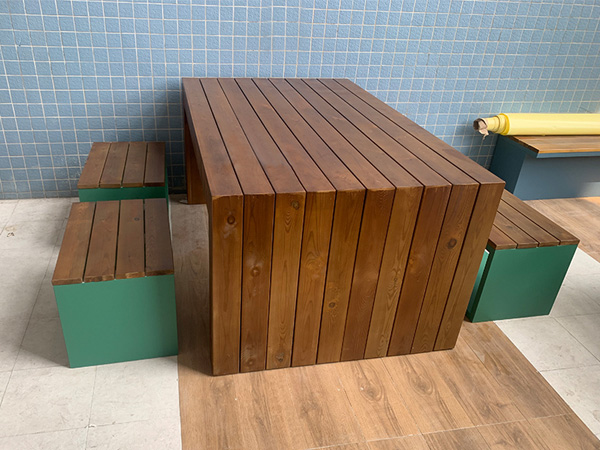 廣州大學(xué) 金屬烤漆防腐木桌椅定制